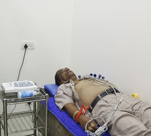 Electrocardiogram test to assess heart activity